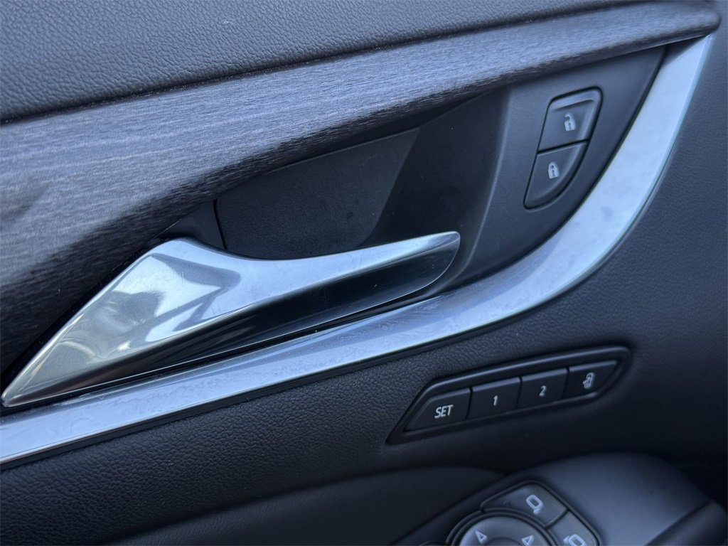 Used 2023 Buick Enclave Avenir w/ Avenir Technology Package image 26