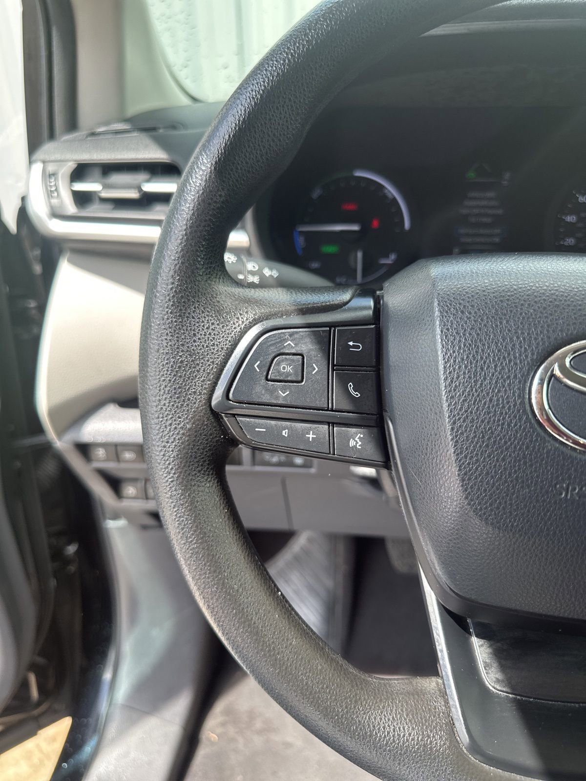 Used 2023 Toyota Sienna LE FWD image 17