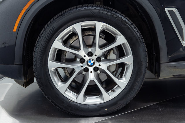 Used 2023 BMW X5 xDrive40i AWD/4WD image 27