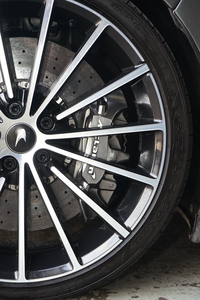 Used 2021 McLaren GT image 25