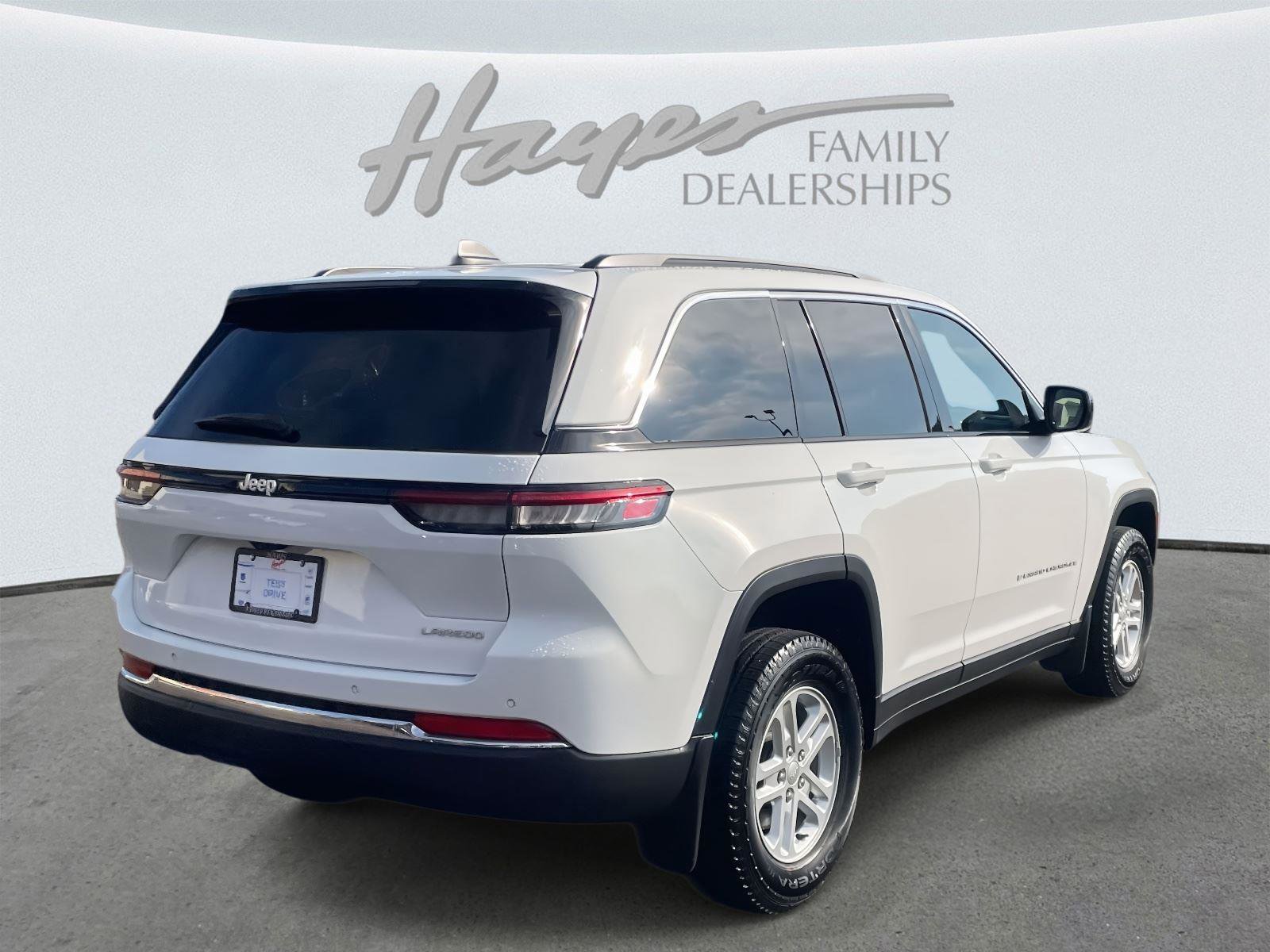 Used 2024 Jeep Grand Cherokee Laredo w/ MOPAR Finishing Package image 33