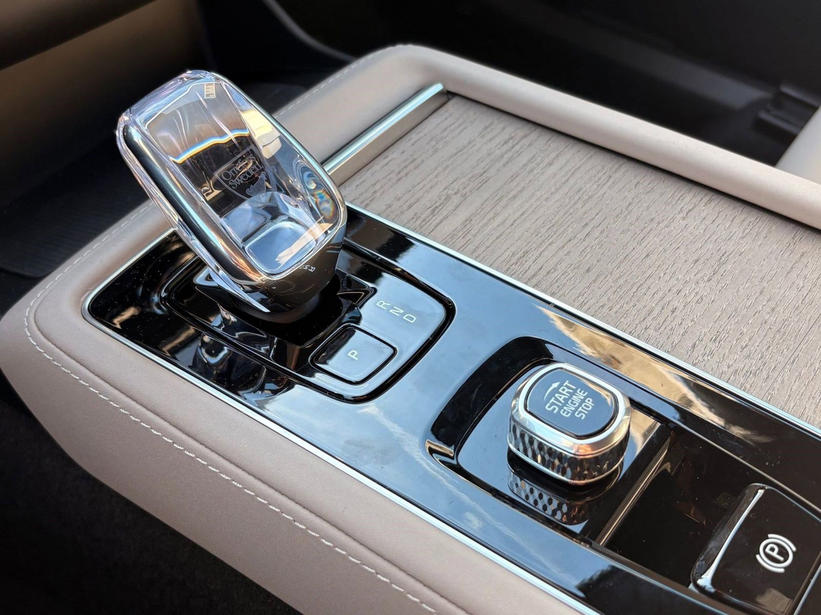 New 2026 Volvo XC90 T8 Plus w/ Protection Package image 31