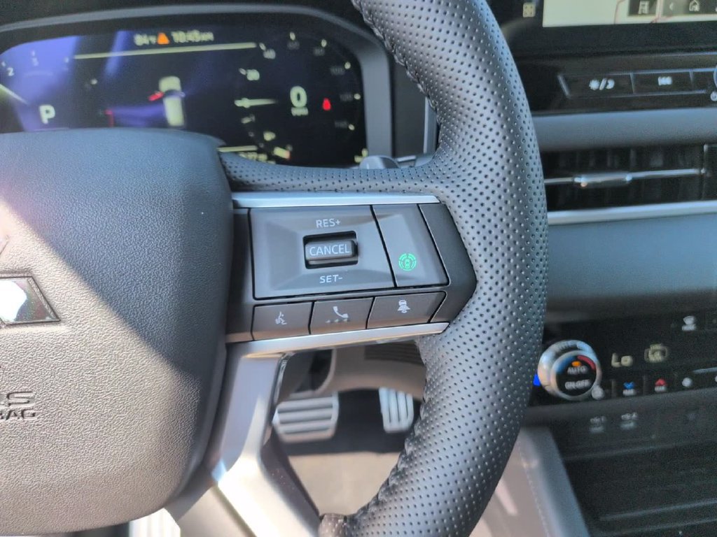 New 2026 Mitsubishi Outlander SEL FWD image 24