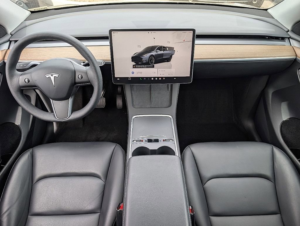 Used 2024 Tesla Model Y Long Range AWD/4WD image 22
