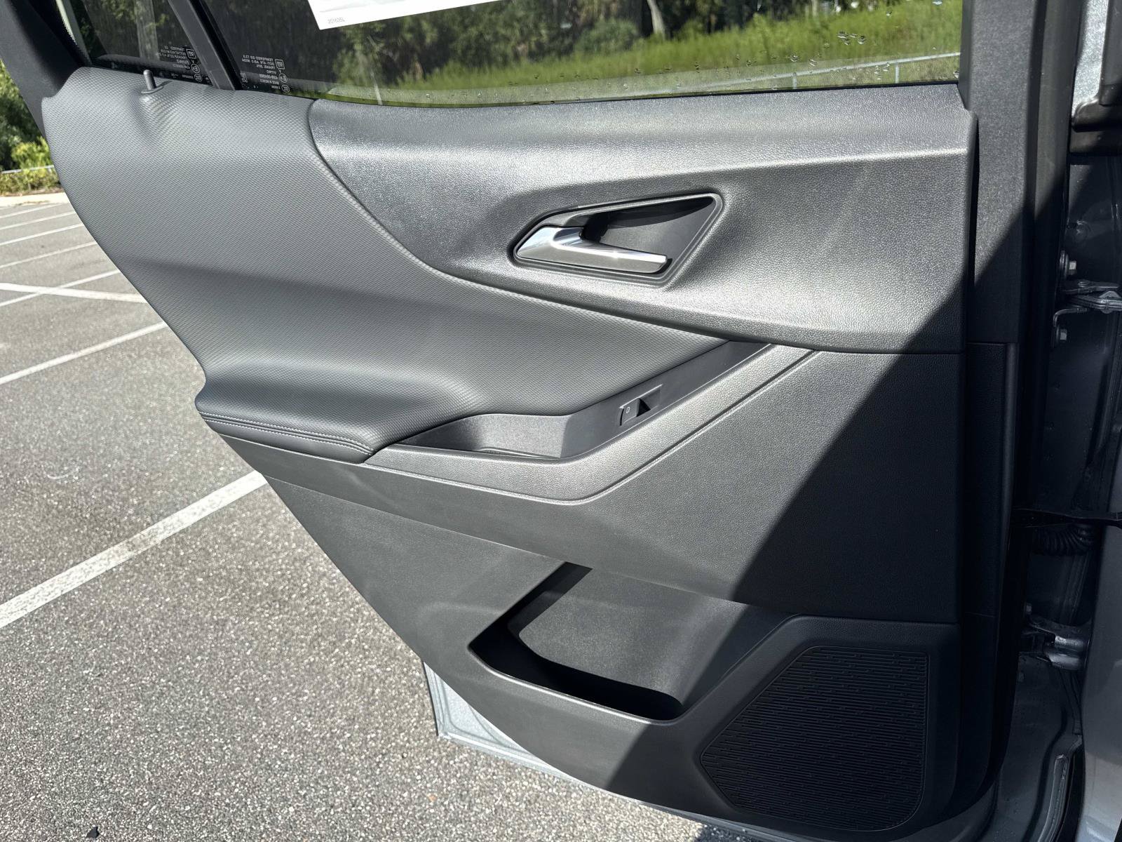 New 2027 Chevrolet Equinox LT FWD image 9