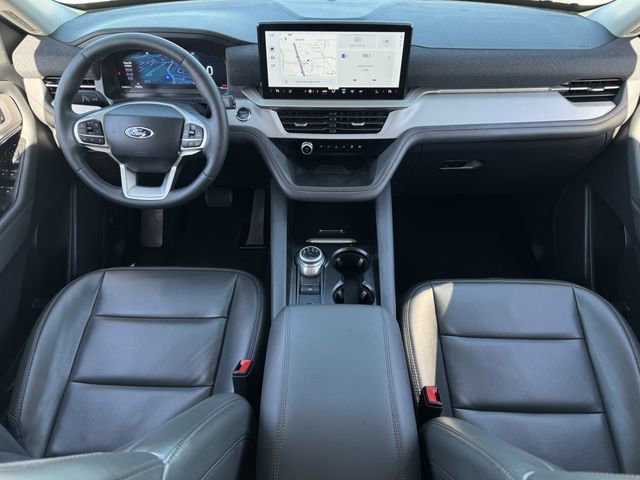 Used 2025 Ford Explorer Active w/ Active Comfort Package image 9
