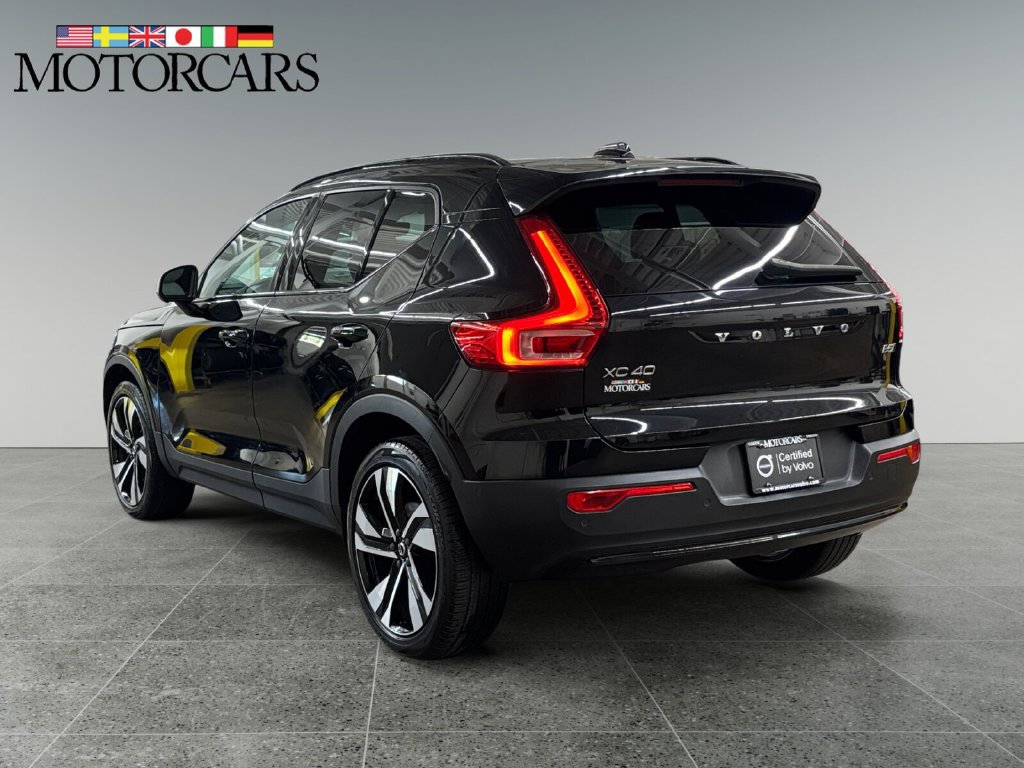 Certified 2024 Volvo XC40 B5 Ultimate w/ Protection Package Premier AWD/4WD image 5