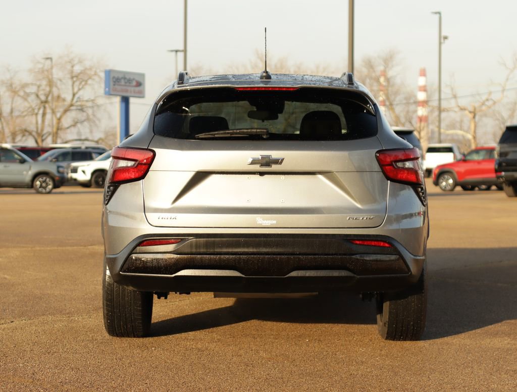 Used 2024 Chevrolet Trax ACTIV w/ Sunroof Package image 6