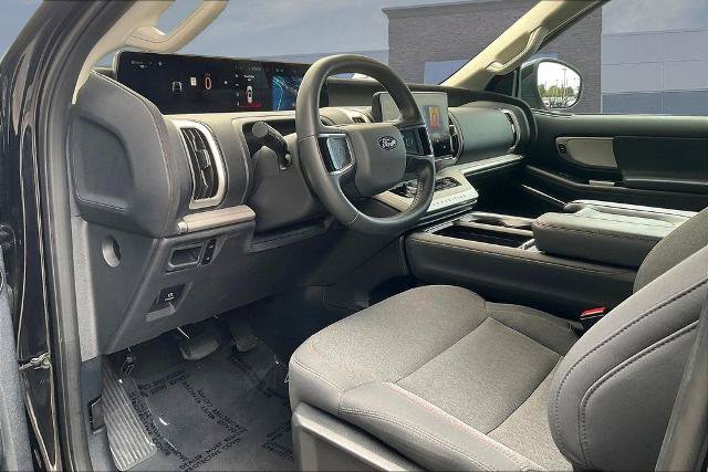 Used 2025 Ford Expedition Max Active RWD image 17