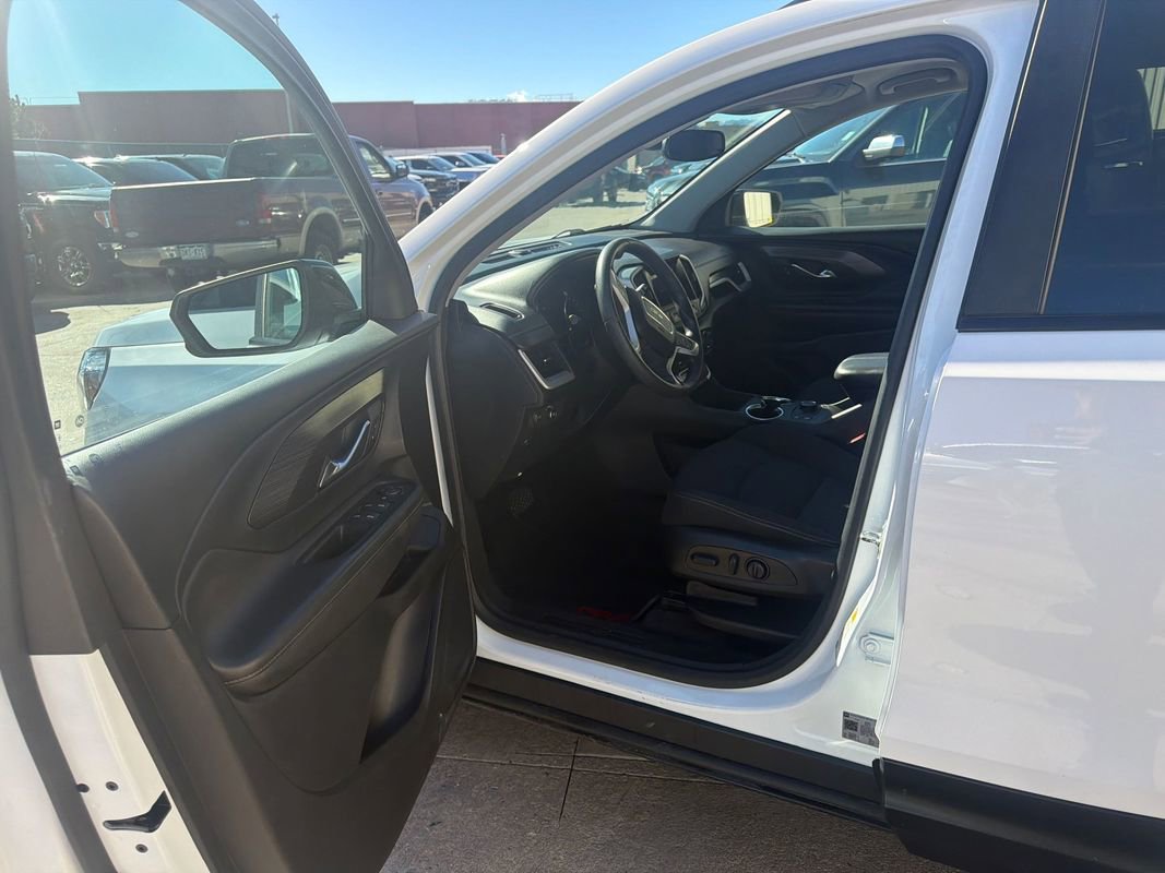 Used 2022 GMC Terrain SLE w/ Driver Convenience Package image 10