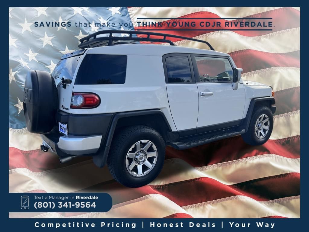 Used 2014 Toyota FJ Cruiser 4WD w/ Upgrade Package image 5
