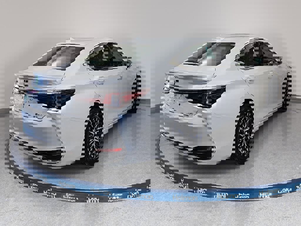 Certified 2025 Lexus ES 300h w/ Premium Package image 6