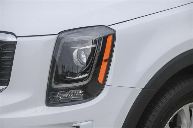 Certified 2022 Kia Telluride LX image 6
