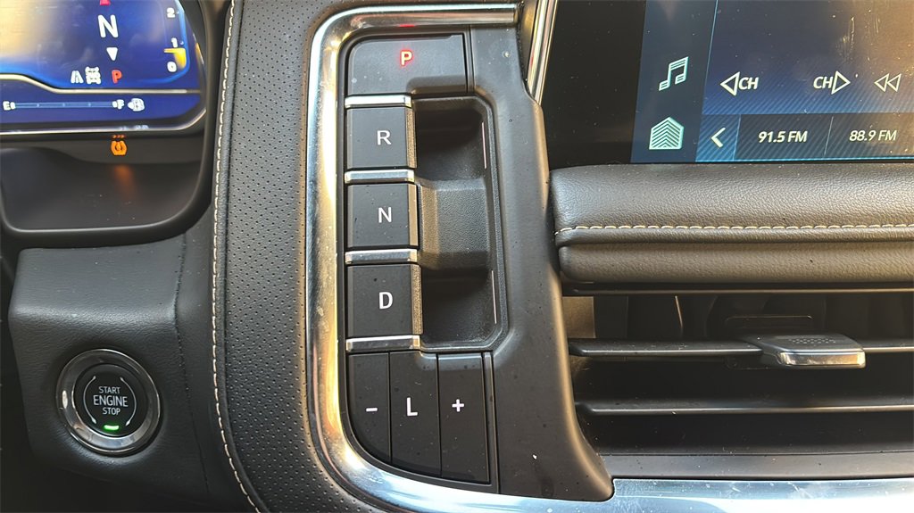 Used 2023 Chevrolet Suburban Premier image 19