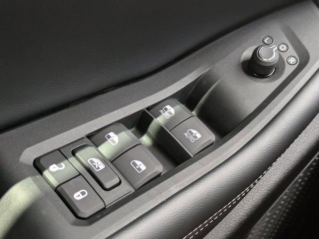 New 2025 Jeep Grand Cherokee Altitude image 21