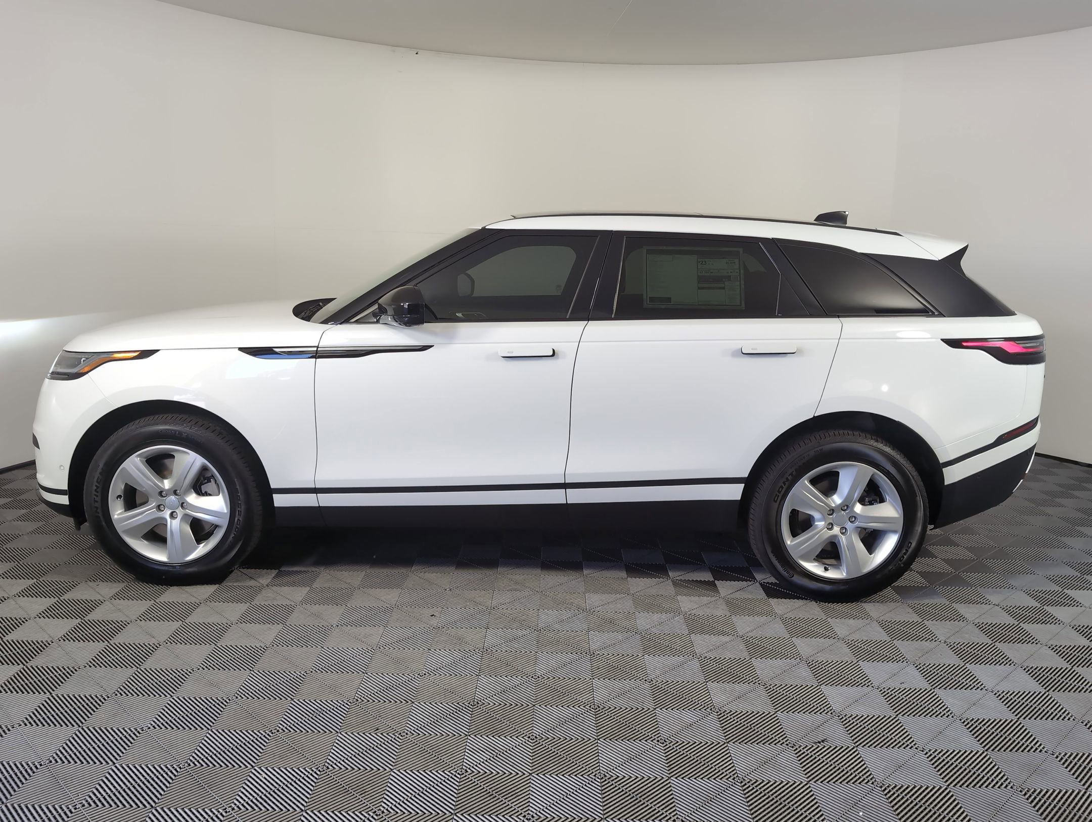 Used 2026 Land Rover Range Rover Velar S image 2