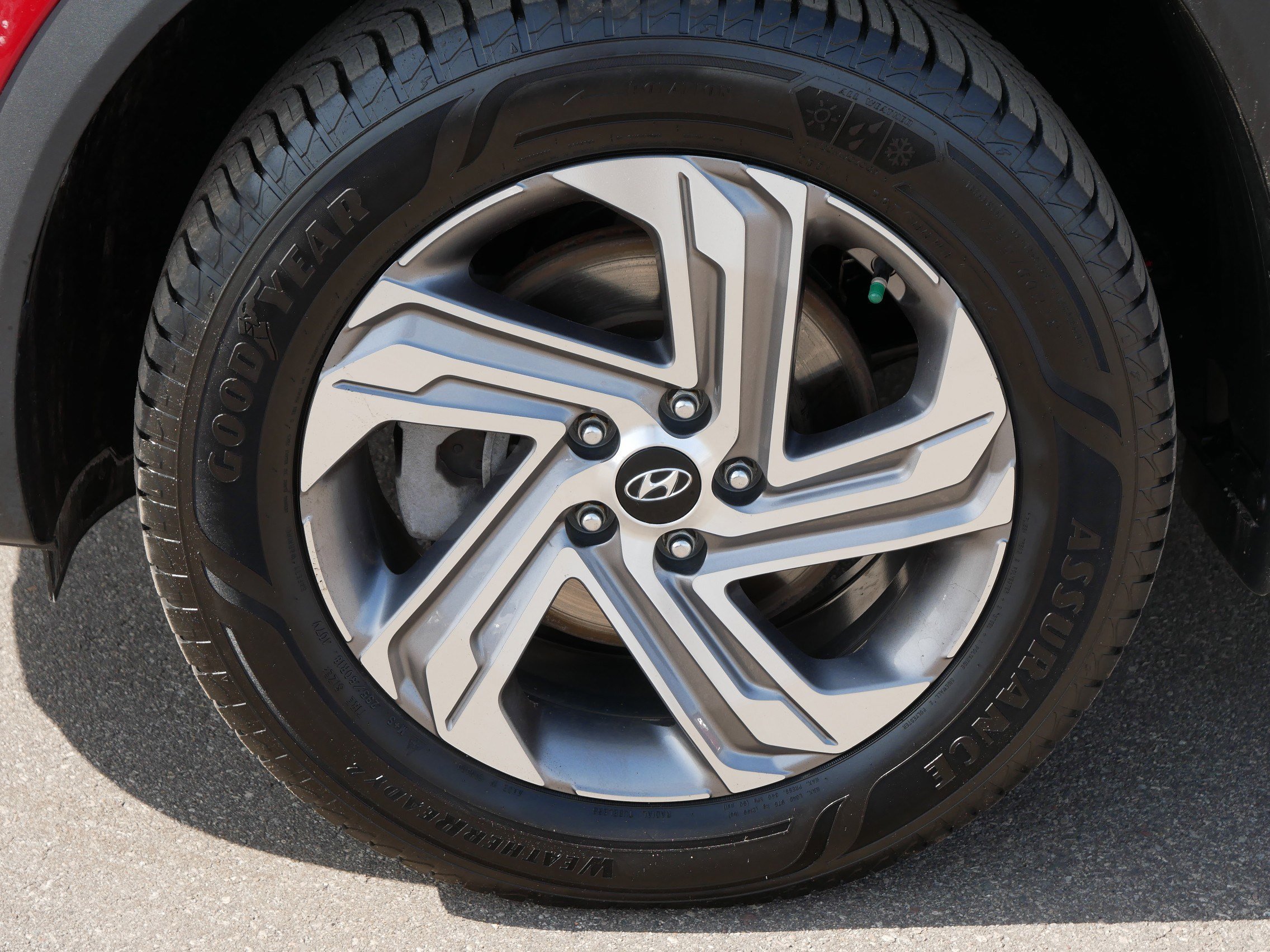 Used 2023 Hyundai Santa Fe SEL w/ Cargo Package image 15