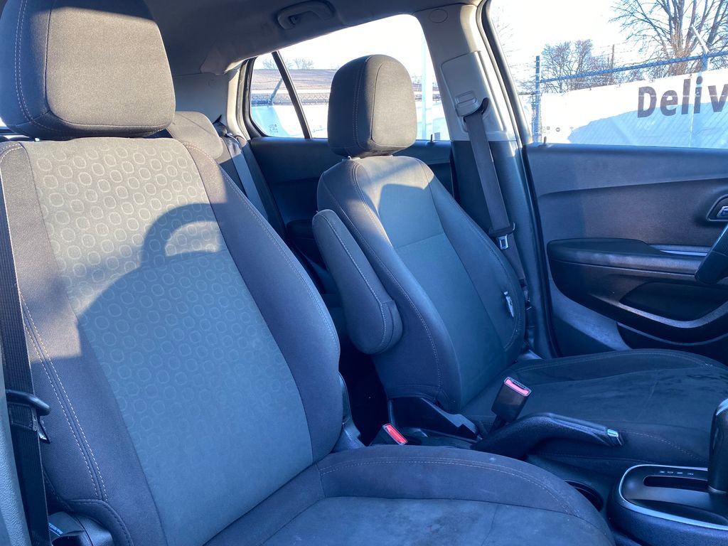 Used 2019 Chevrolet Trax LS image 16