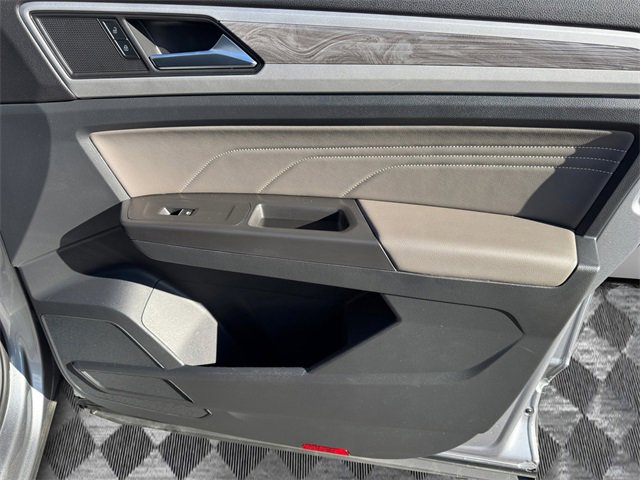 Used 2022 Volkswagen Atlas Cross Sport SE image 12