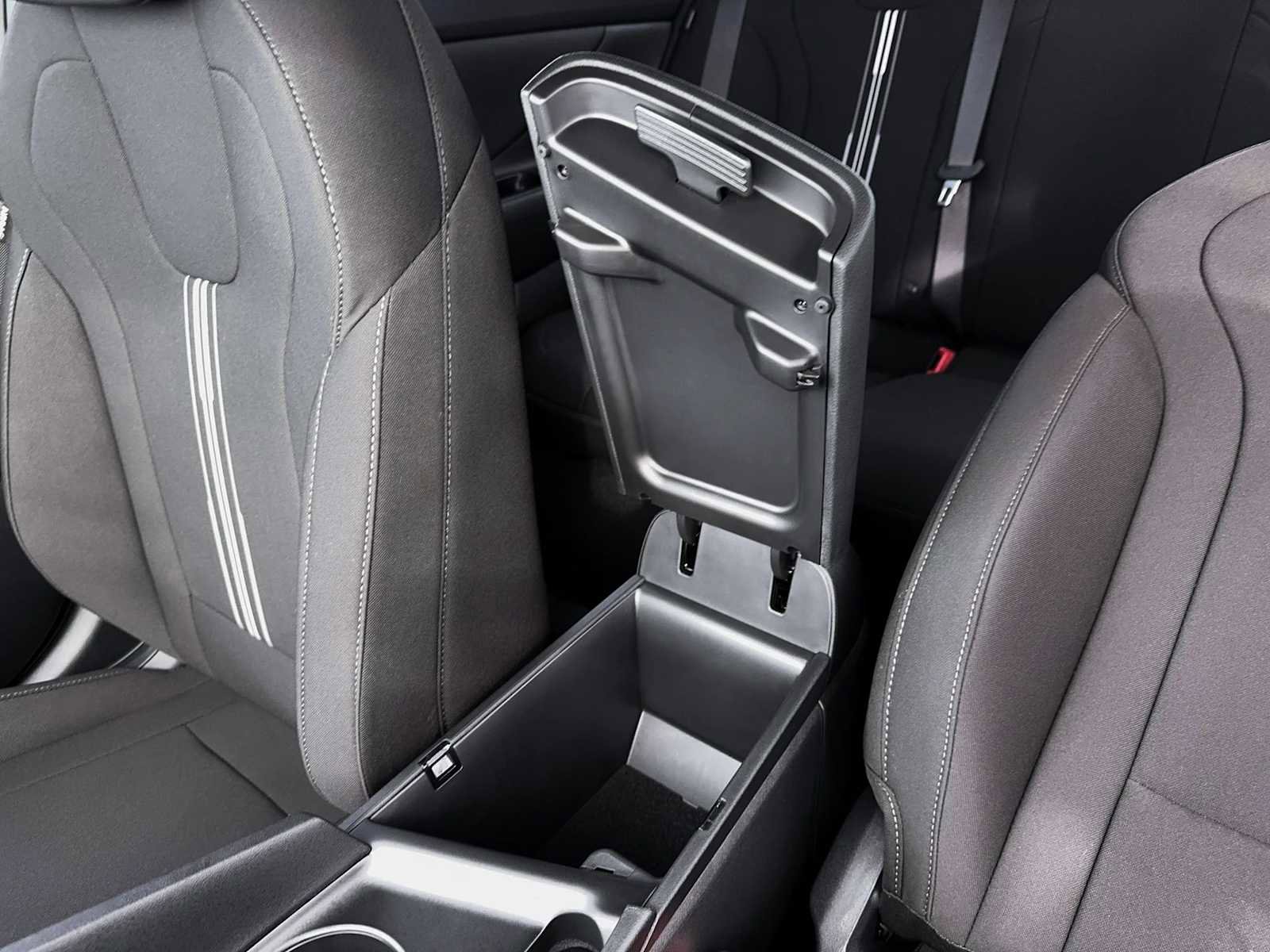 New 2026 Hyundai Elantra Sport w/ Cargo Package FWD image 18