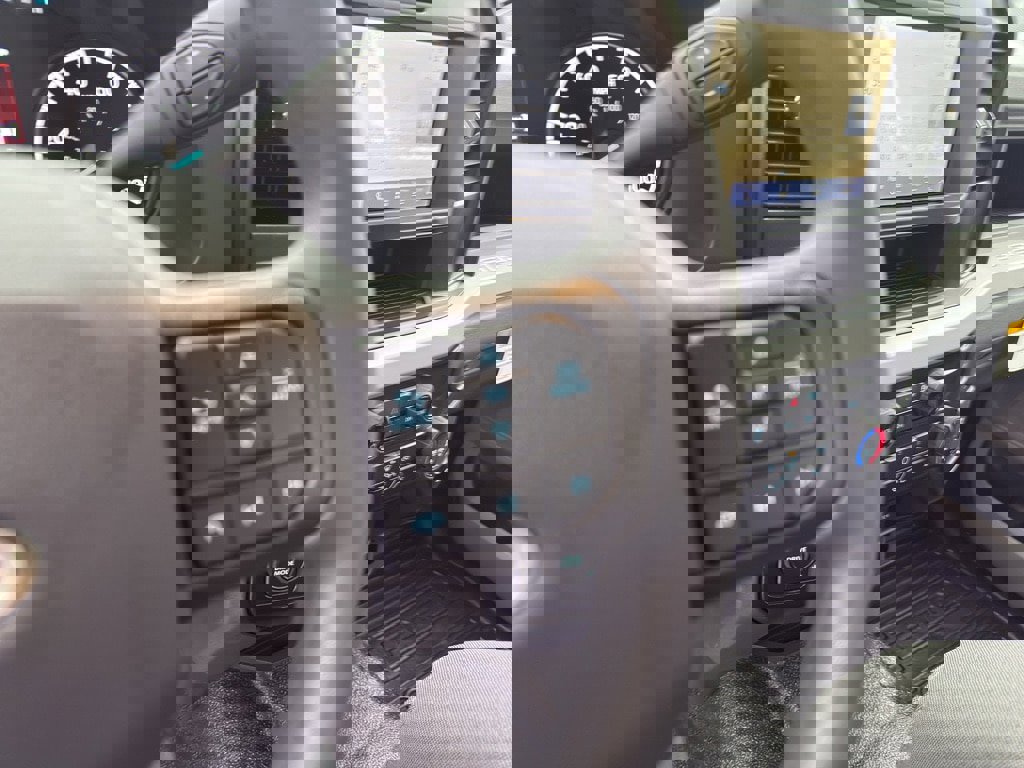 New 2026 Ford F250 XL w/ XL Chrome Package image 18