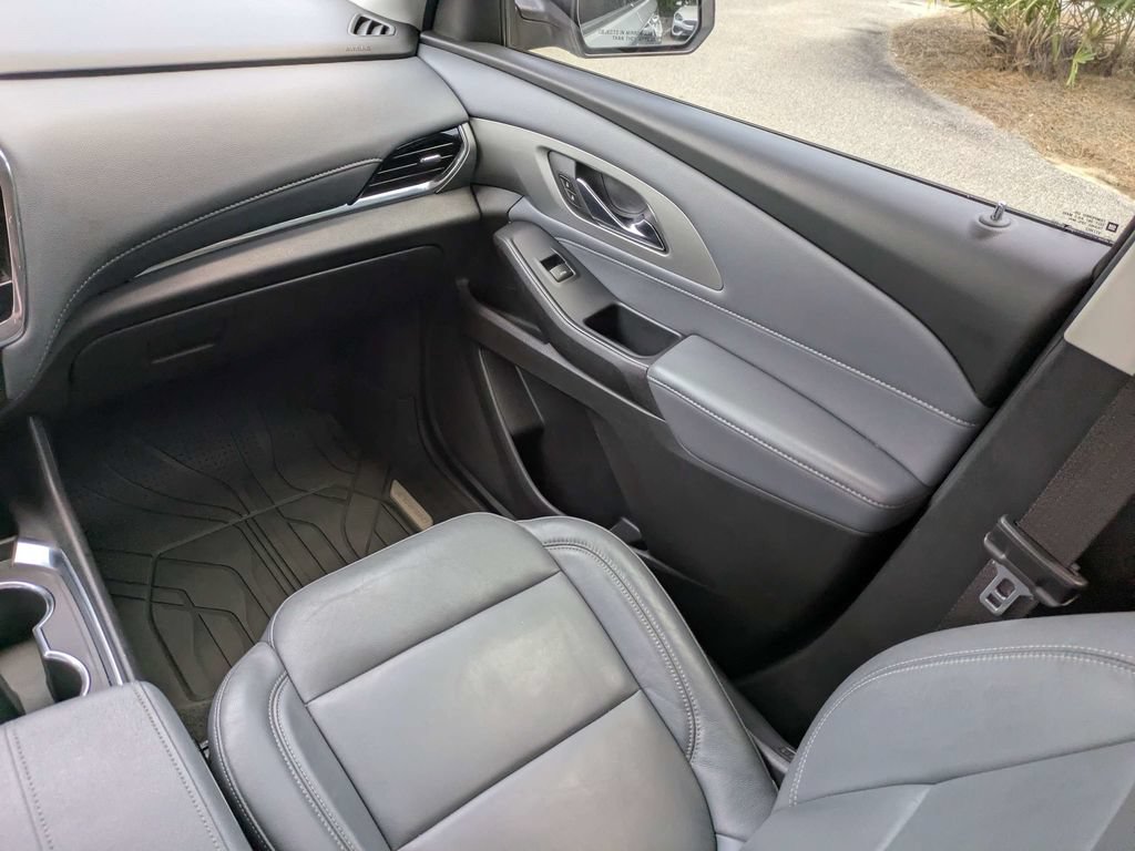 Used 2021 Chevrolet Traverse LT FWD image 17