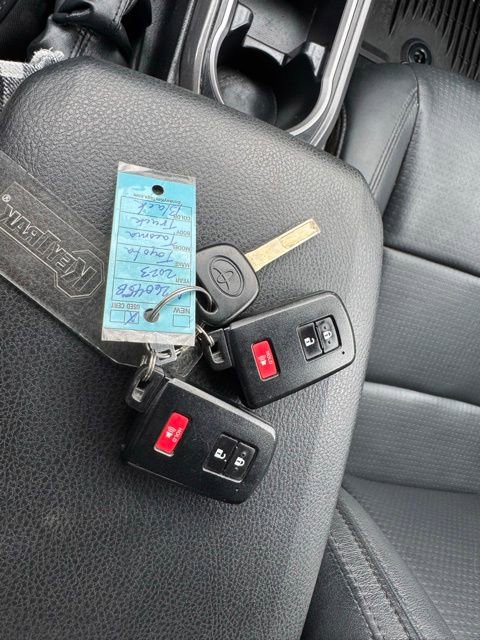 Used 2023 Toyota Tacoma TRD Off-Road image 35