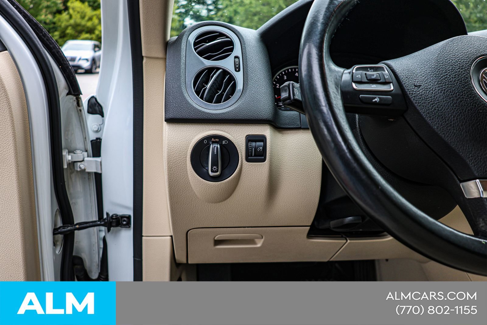 Used 2017 Volkswagen Tiguan S FWD image 21