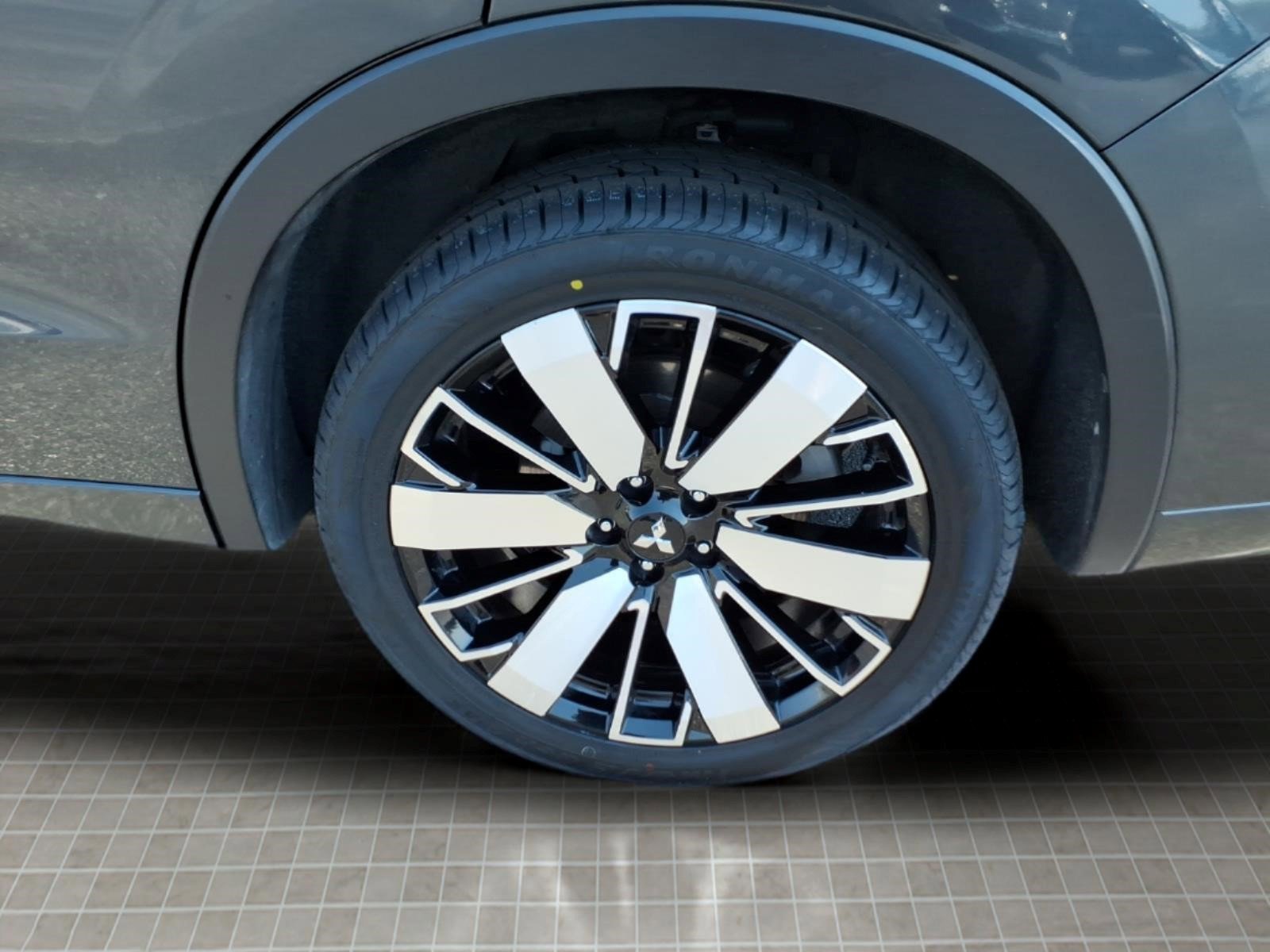 Used 2025 Mitsubishi Outlander SEL image 9