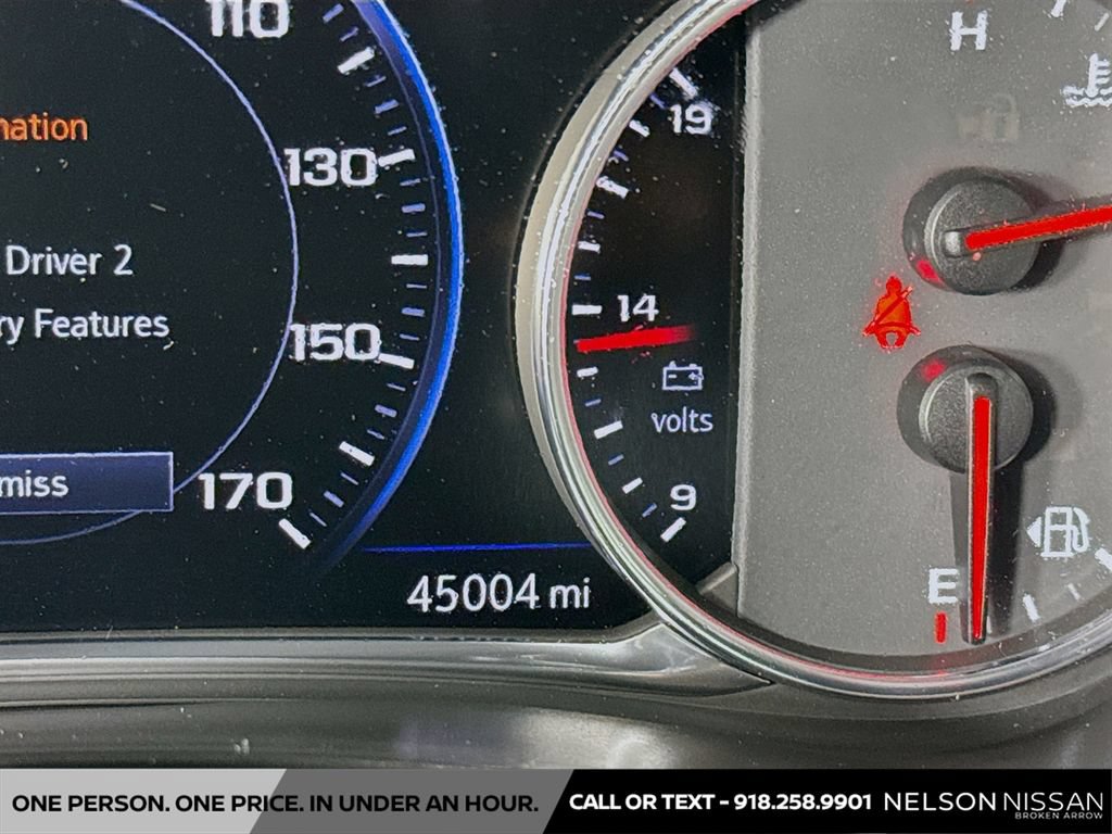 Used 2024 Chevrolet Traverse Premier w/ Redline Edition AWD/4WD image 12