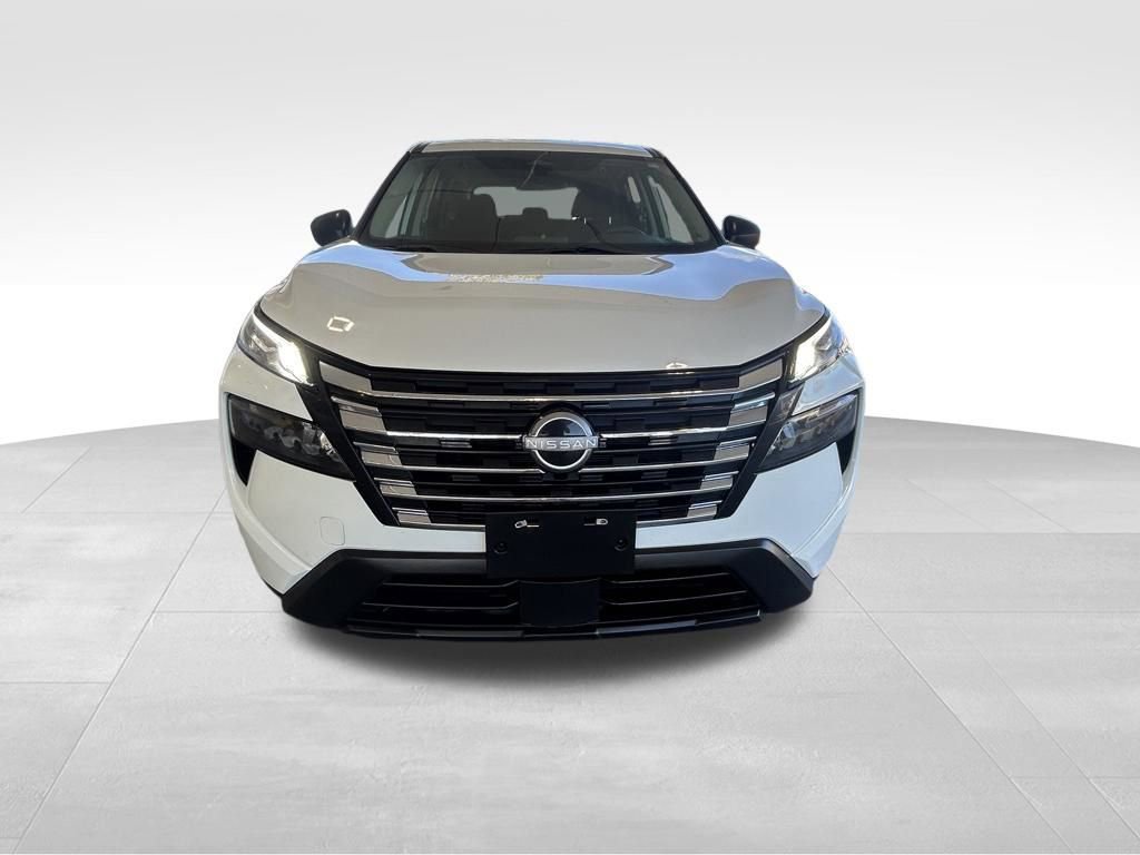 Used 2024 Nissan Rogue S image 9