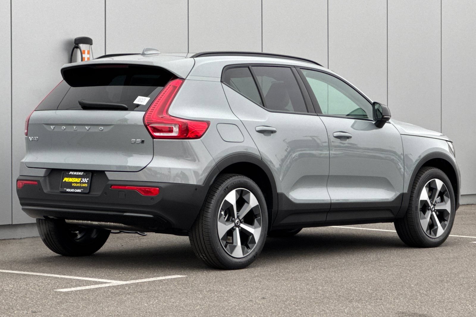 New 2026 Volvo XC40 B5 Plus w/ Protection Package Premier AWD/4WD image 5