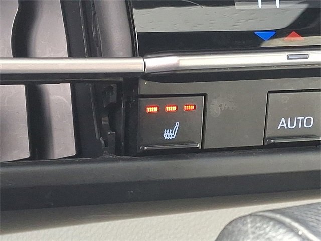 Used 2023 Toyota Sienna XSE w/ XSE Plus Package image 26