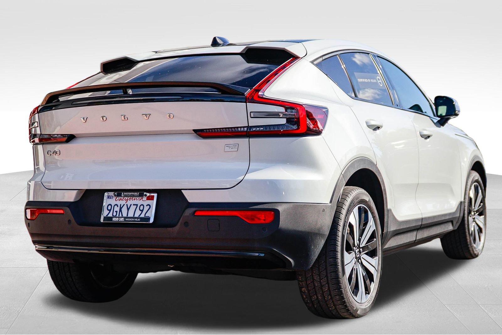 Used 2023 Volvo C40 P8 Recharge Plus image 8