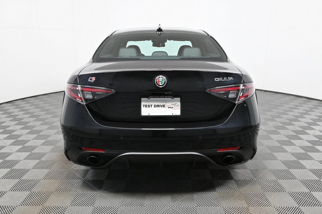 New 2025 Alfa Romeo Giulia w/ Driving Assist Package image 27