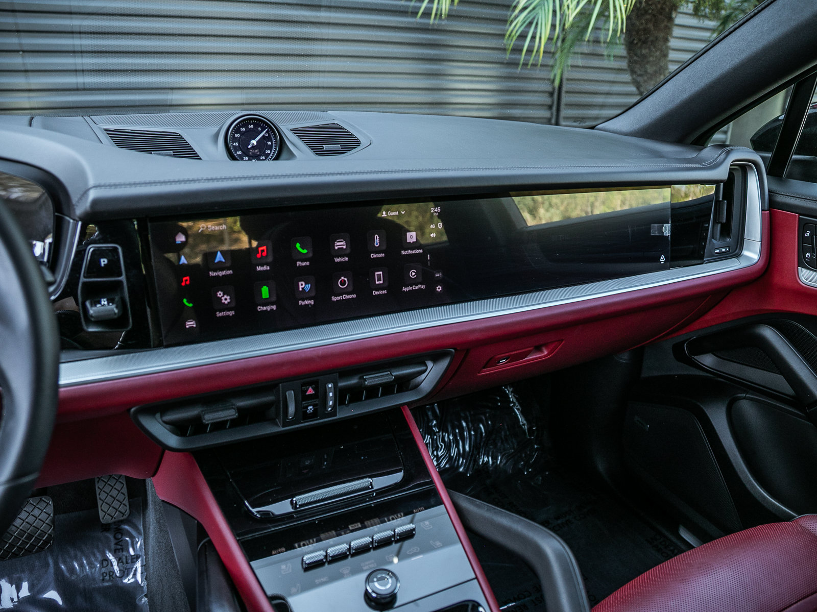 Certified 2025 Porsche Cayenne E-Hybrid Coupe AWD/4WD image 16