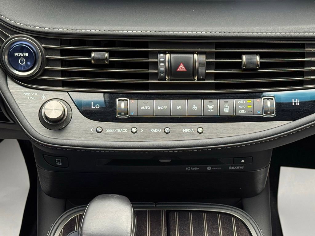 Used 2018 Lexus LS 500h AWD image 46