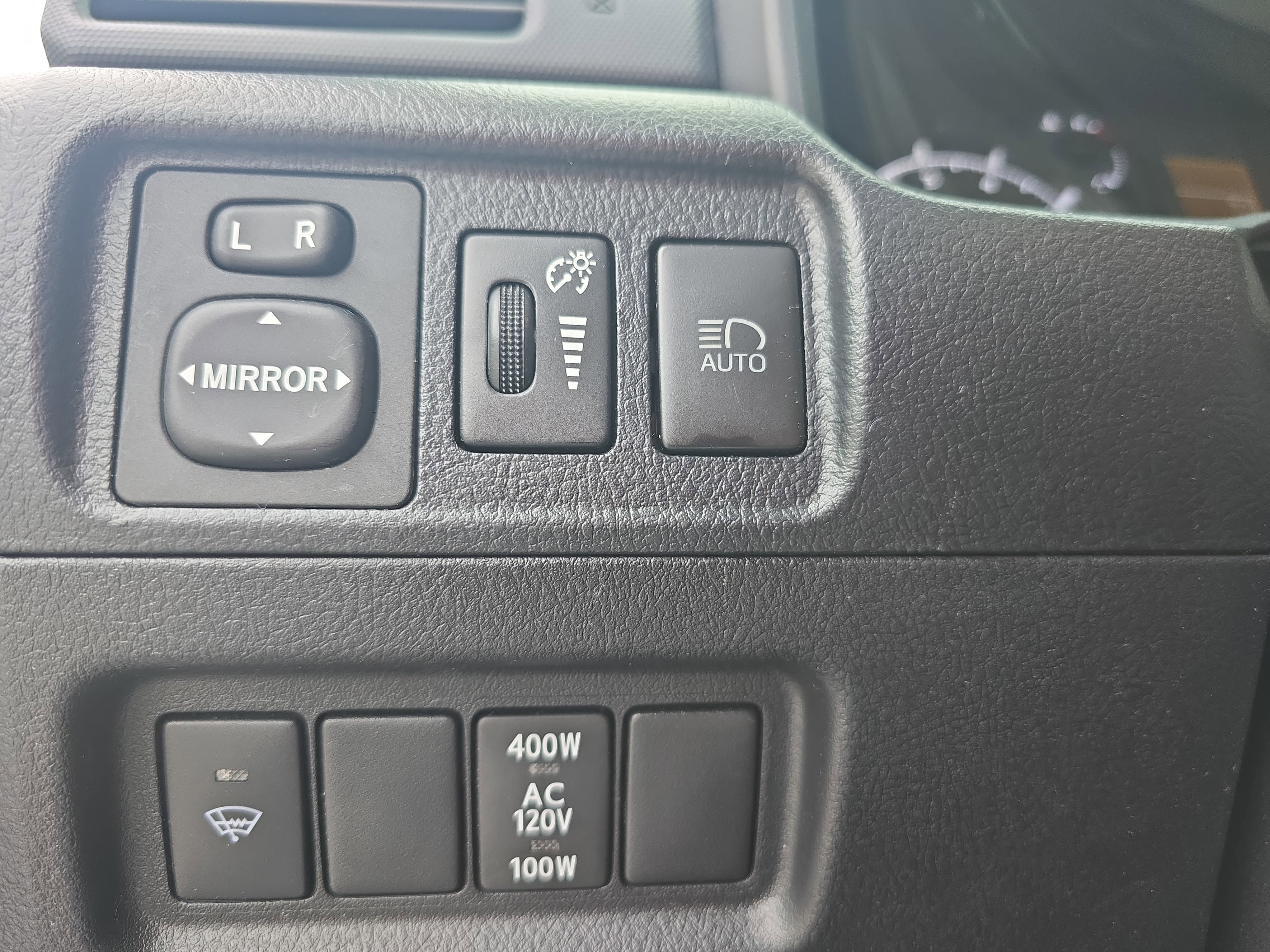 Used 2020 Toyota 4Runner SR5 Premium w/ Moonroof Package AWD/4WD image 24