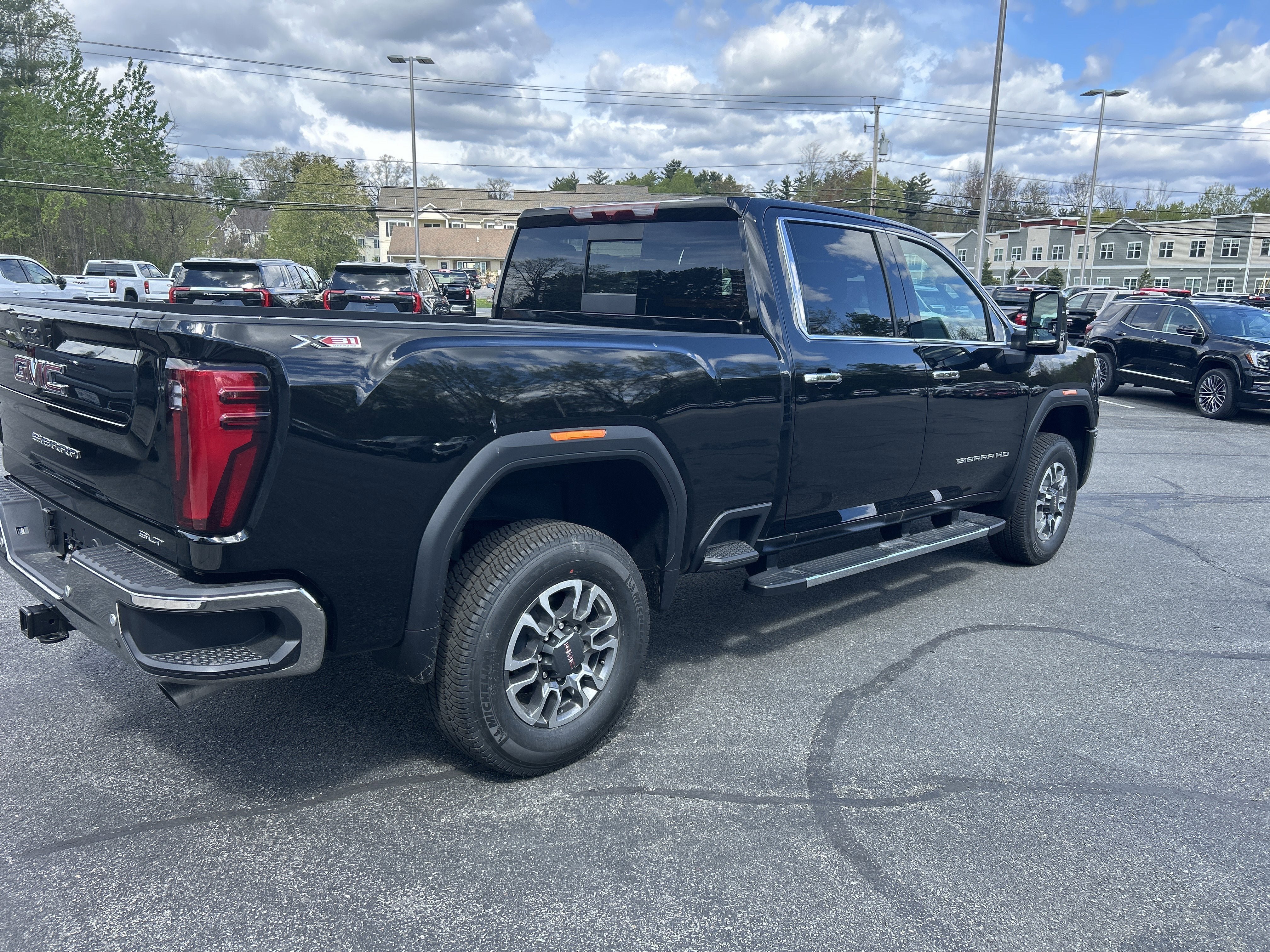 New 2026 GMC Sierra 2500 SLT w/ SLT Premium Package AWD/4WD image 12