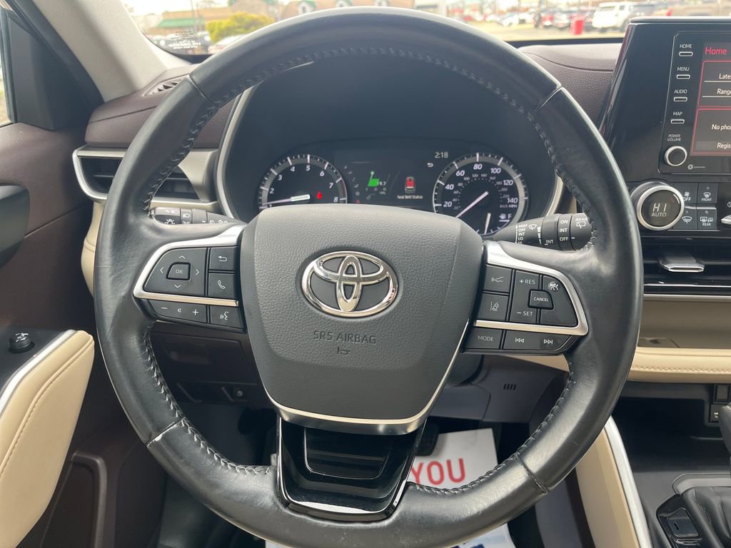 Certified 2020 Toyota Highlander XLE image 14