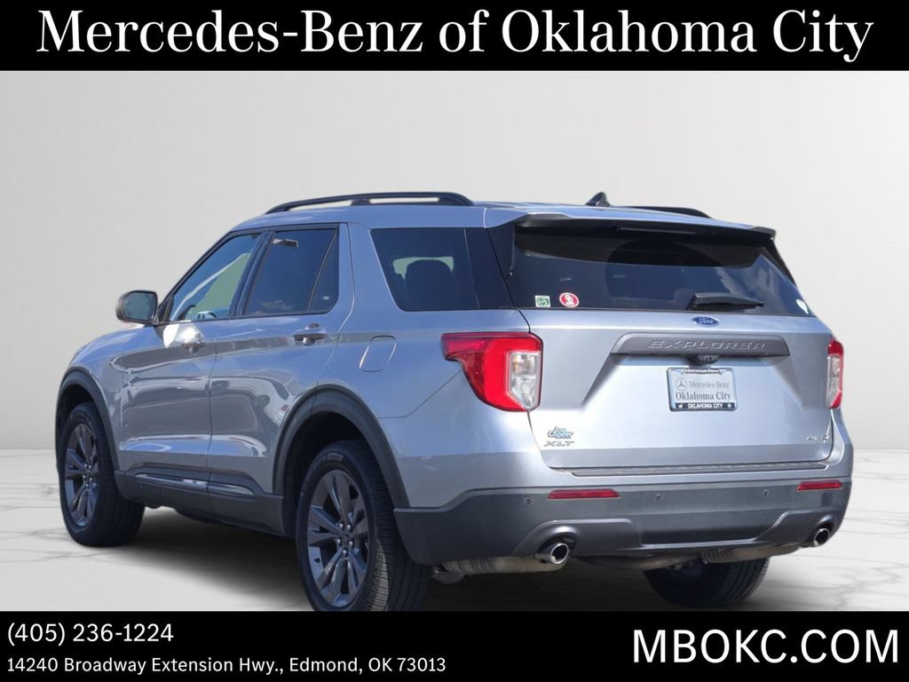 Used 2022 Ford Explorer XLT w/ Equipment Group 202A AWD/4WD image 4