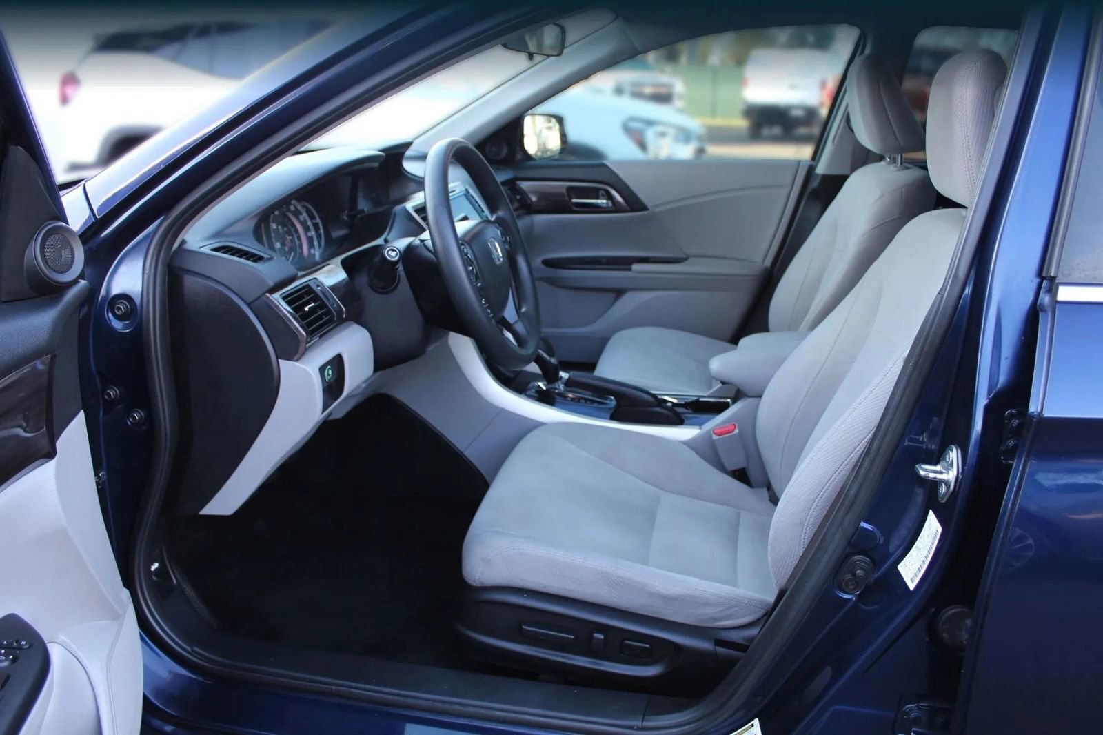 Used 2016 Honda Accord EX image 9