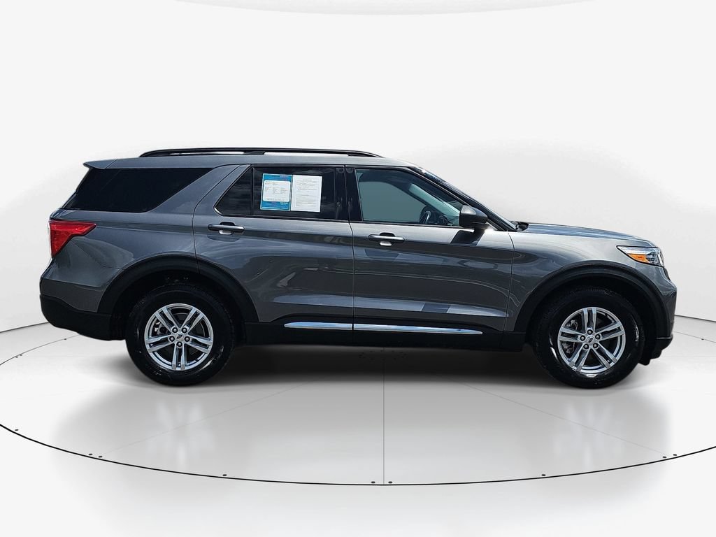 Used 2023 Ford Explorer XLT w/ Equipment Group 202A AWD/4WD image 5