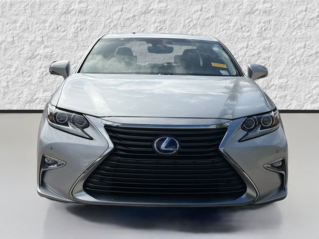 Used 2016 Lexus ES 300h w/ Luxury Package w/Wood Trim image 8