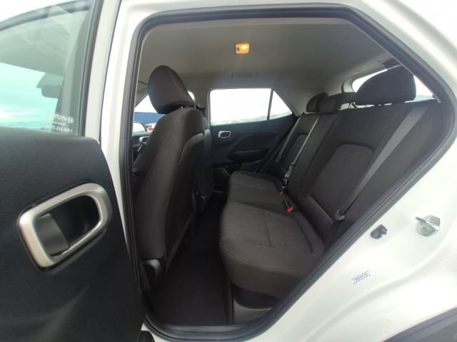 Used 2023 Hyundai Venue SE image 11