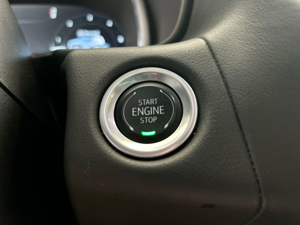 Used 2024 GMC Yukon SLT RWD image 32