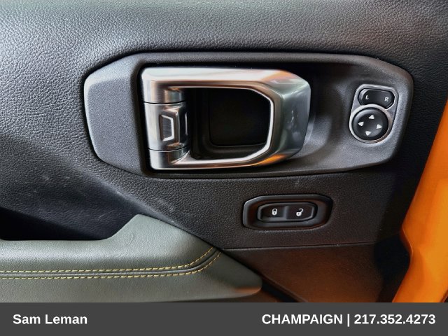 Used 2025 Jeep Gladiator Mojave AWD/4WD image 18