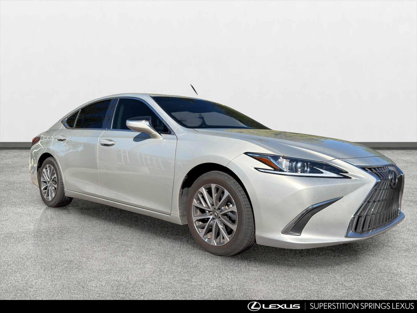 Used 2022 Lexus ES 350 w/ Accessory Package FWD image 2
