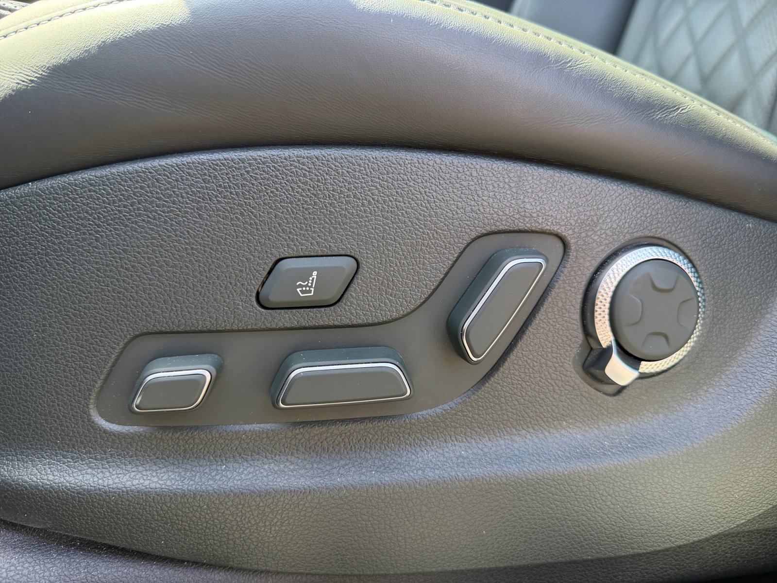 Used 2023 Genesis GV80 3.5T w/ Prestige Package AWD/4WD image 14