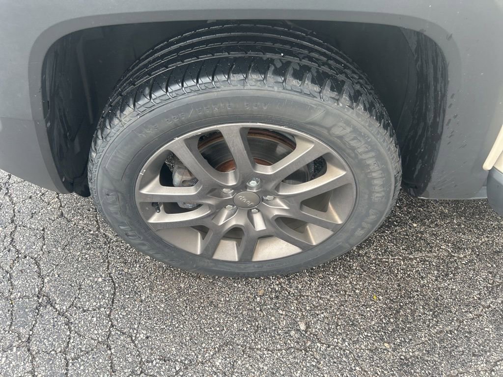 Used 2016 Jeep Renegade 75th Anniversary AWD/4WD image 38